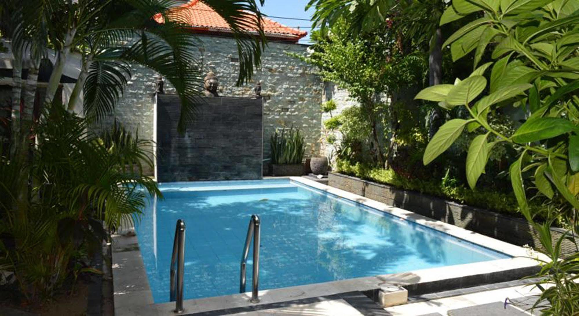Marinos Place Legian Extérieur photo