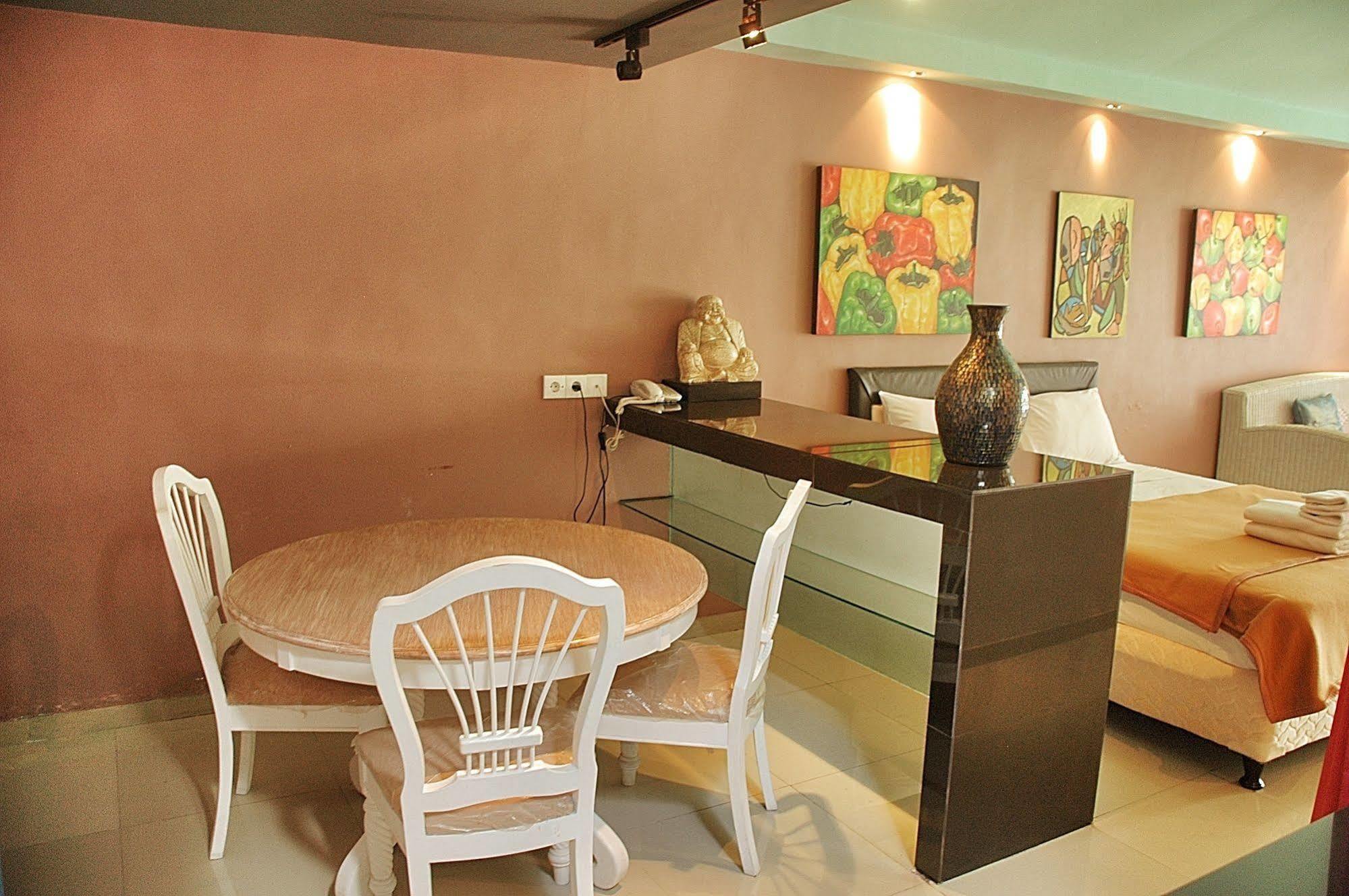 Marinos Place Legian Extérieur photo