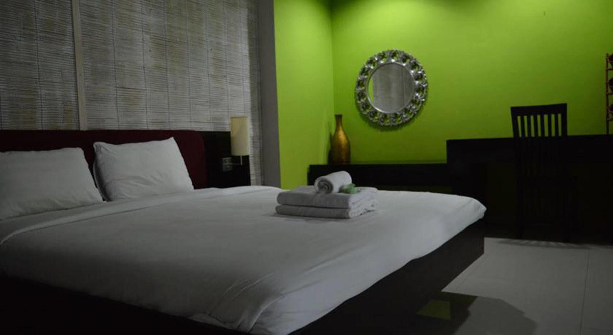 Marinos Place Legian Extérieur photo
