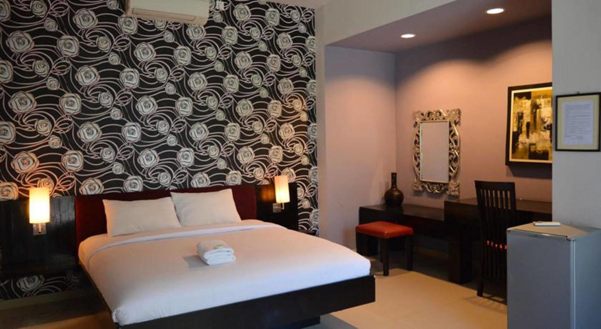 Marinos Place Legian Extérieur photo
